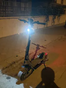 ONVO RX5 ELEKTRİKLİ SCOOTER ÇOK DÜŞÜK KM
